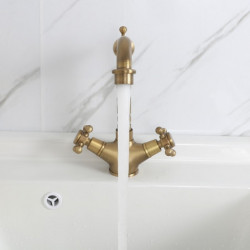 Antique Brass Kitchen Tap: Single Handle, One Hole, Rotatable Standard Spout/Tall/High Arc, Adjustable Hot/Cold Water Supply Lin