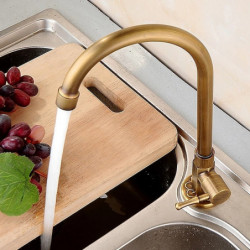 Antique Brass Kitchen Tap: Single Handle, One Hole, Standard Spout, Centerset Antique Design