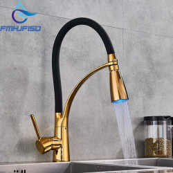 360 Swivel Kitchen Taps Pull Out LED Sprayer Mixer Water Vessel Sink Taps Cold and Hot Water Taps